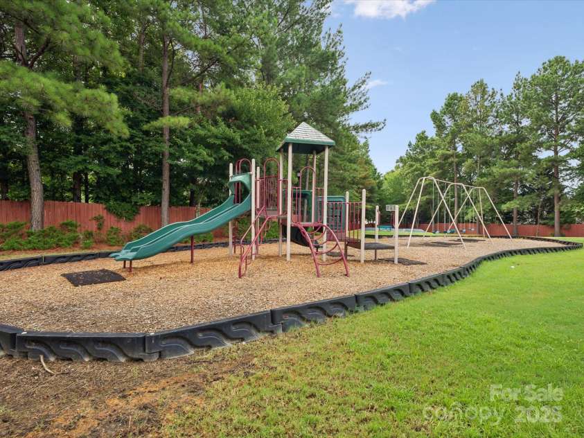2137 Midnight Blue Lane, Fort Mill, SC 29708.  MLS# CAR4251116, YatesRealty ID 24727. Large playground