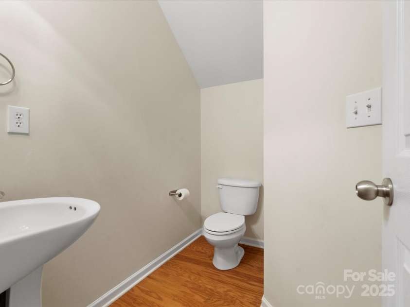 2137 Midnight Blue Lane, Fort Mill, SC 29708.  MLS# CAR4251116, YatesRealty ID 24727. Spacious half bath on the main level