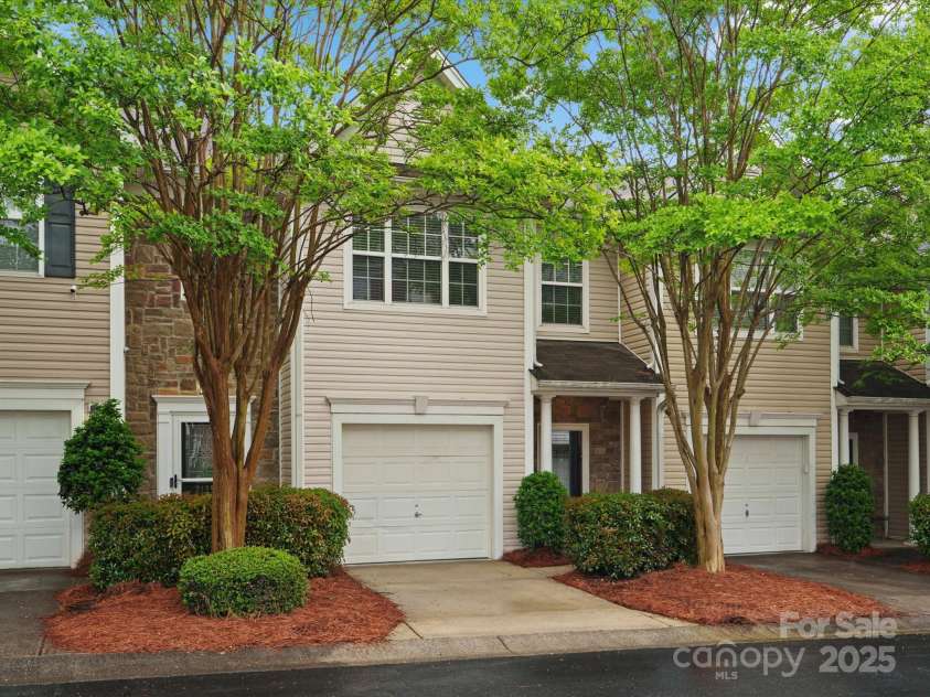 2137 Midnight Blue Lane, Fort Mill, SC 29708.  MLS# CAR4251116, YatesRealty ID 24727. Welcome home!!