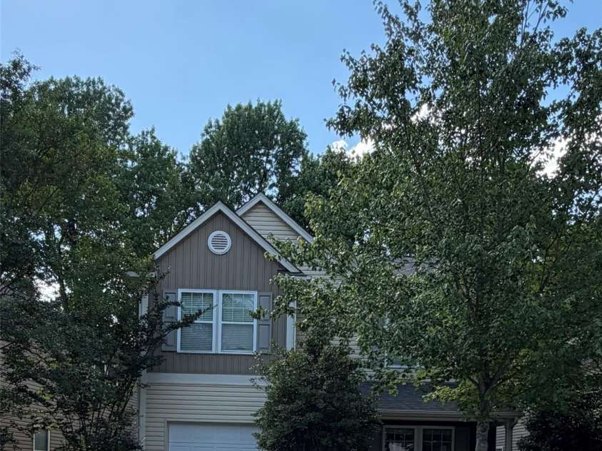 7531 Monarch Birch Lane, Charlotte, NC 28215.  MLS# CAR4384427, YatesRealty ID 24727. 