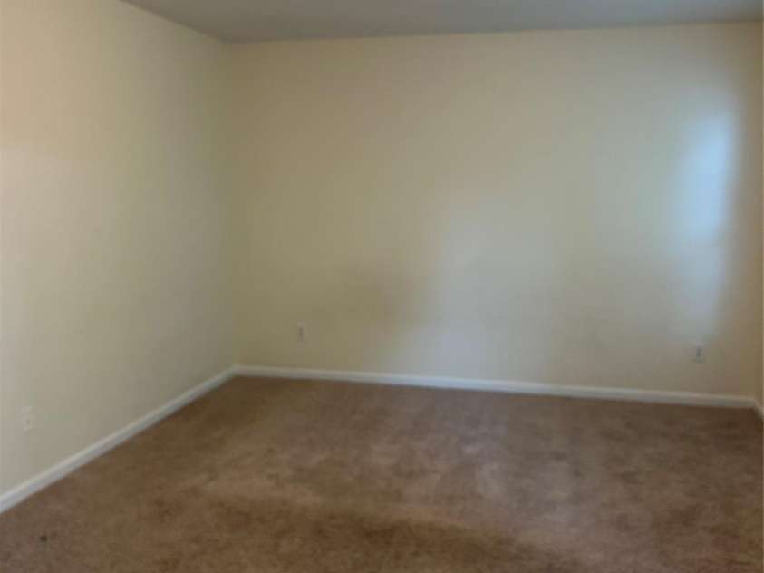 7531 Monarch Birch Lane, Charlotte, NC 28215.  MLS# CAR4384427, YatesRealty ID 24727. 