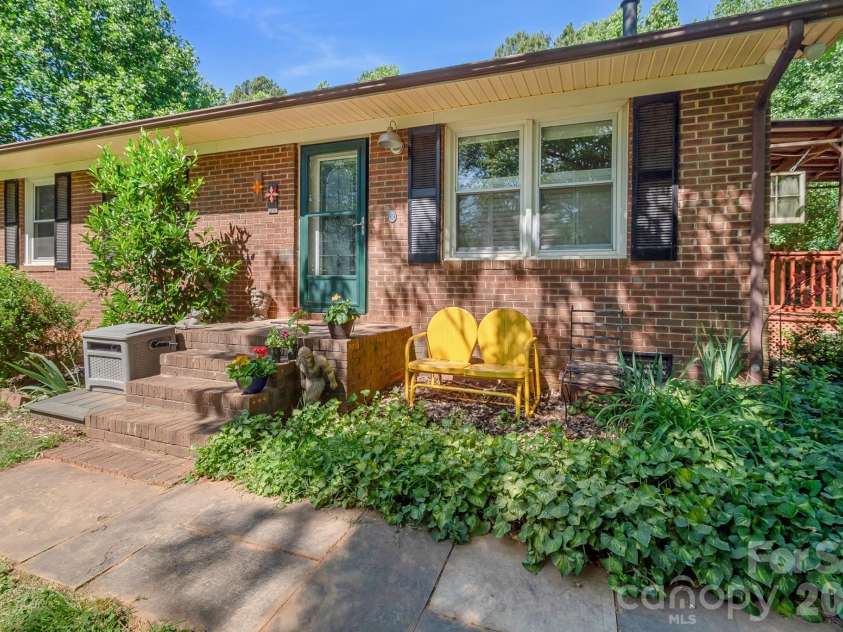 4806 John Craig Road, Waxhaw, NC 28173.  MLS# CAR4378899, YatesRealty ID 24728. 