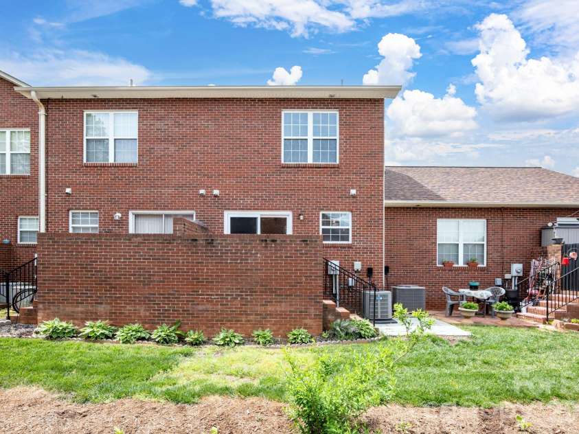 102 Brandywine Drive, Conover, NC 28613.  MLS# CAR4369904, YatesRealty ID 24729. 