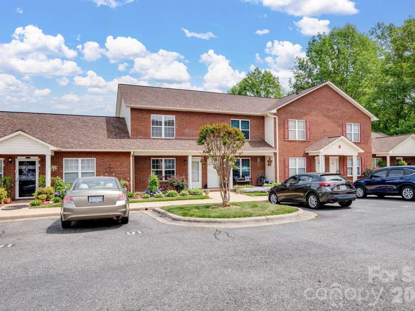 102 Brandywine Drive, Conover, NC 28613.  MLS# CAR4369904, YatesRealty ID 24729. 