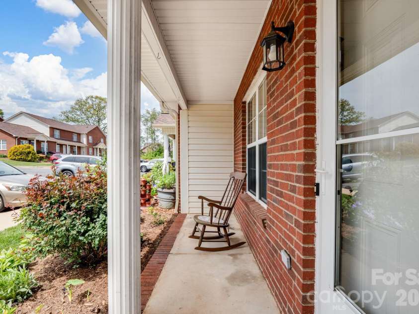 102 Brandywine Drive, Conover, NC 28613.  MLS# CAR4369904, YatesRealty ID 24729. 
