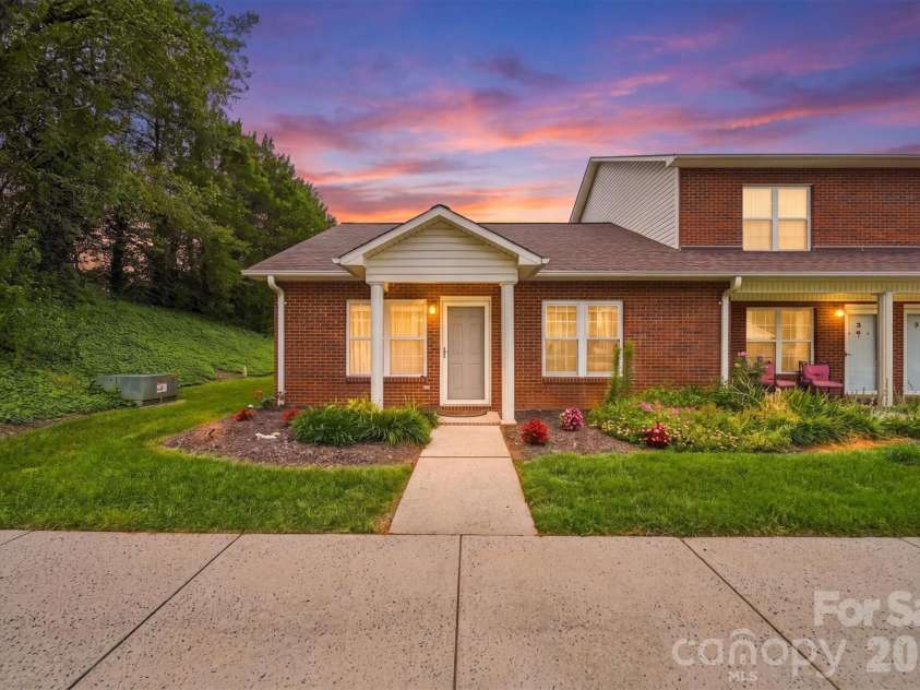 102 Brandywine Drive, Conover, NC 28613.  MLS# CAR4413462, YatesRealty ID 24729. 