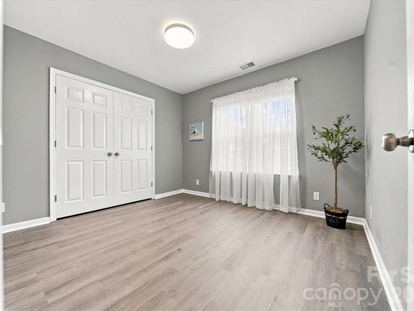 102 Brandywine Drive, Conover, NC 28613.  MLS# CAR4413462, YatesRealty ID 24729. 