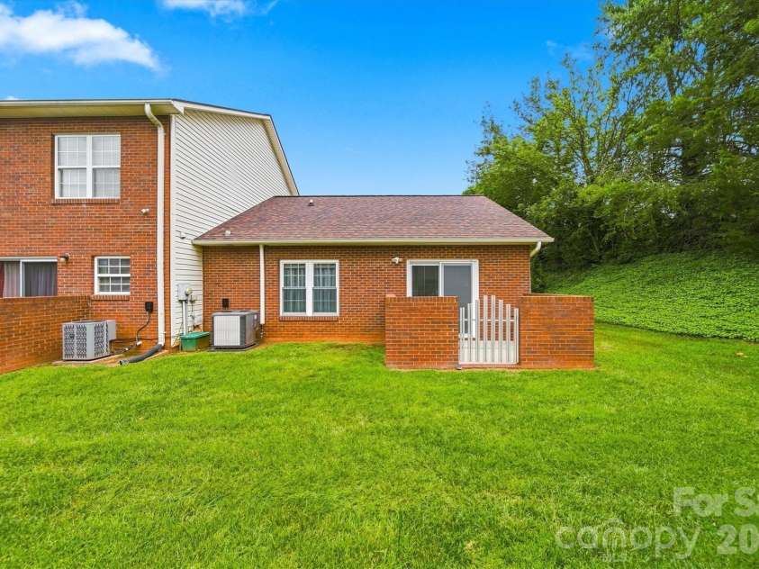 102 Brandywine Drive, Conover, NC 28613.  MLS# CAR4413462, YatesRealty ID 24729. 