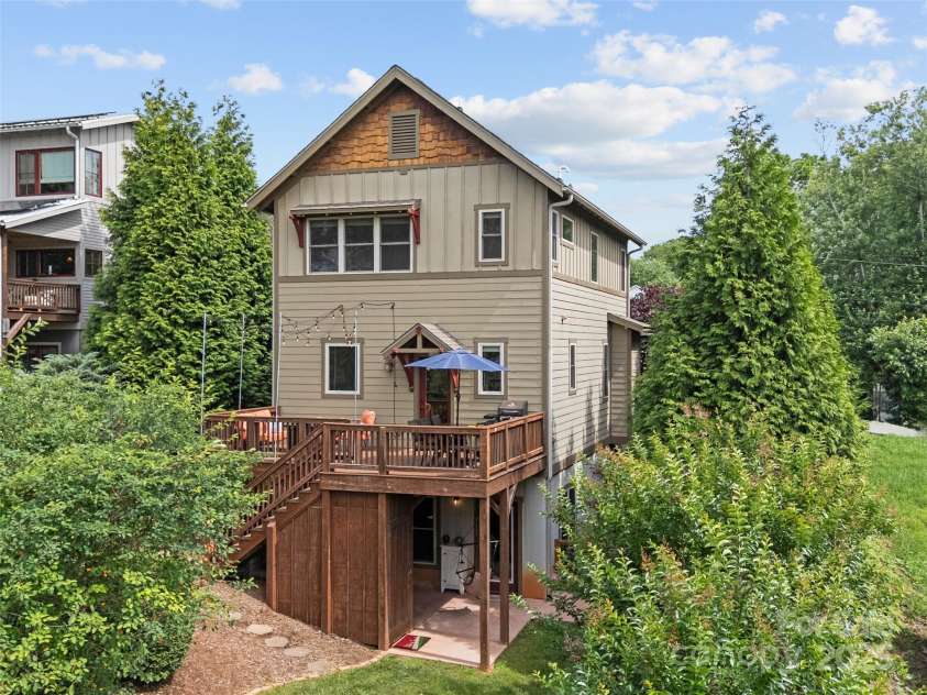14 Alabama Avenue, Asheville, NC 28806.  MLS# CAR4269856, YatesRealty ID 24729. 