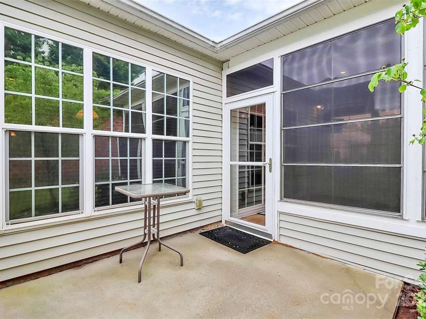 19106 Mallard Drive, Fort Mill, SC 29707.  MLS# CAR4258594, YatesRealty ID 24730. 