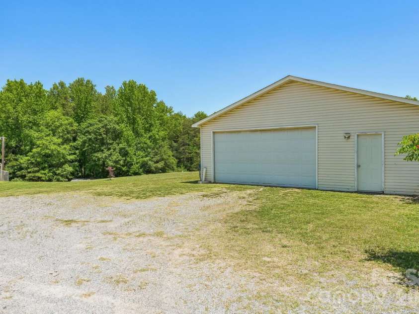 160 Allison Road, Cowpens, SC 29330.  MLS# CAR4331351, YatesRealty ID 24732. Detached Garage