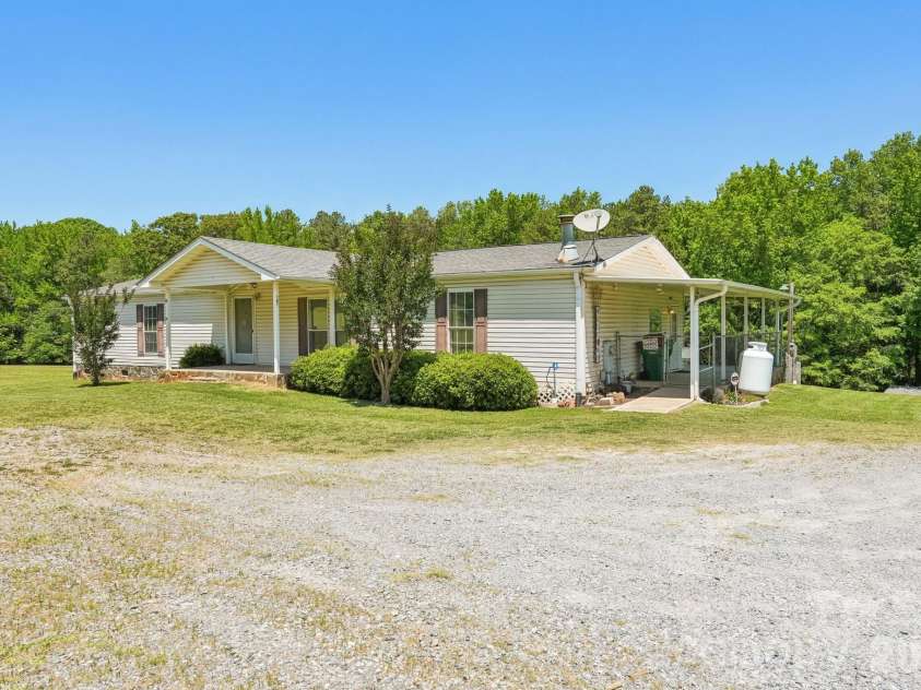 160 Allison Road, Cowpens, SC 29330.  MLS# CAR4331351, YatesRealty ID 24732. Front view