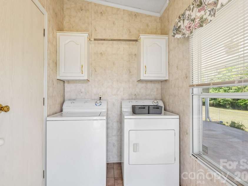 160 Allison Road, Cowpens, SC 29330.  MLS# CAR4331351, YatesRealty ID 24732. Laundry Room