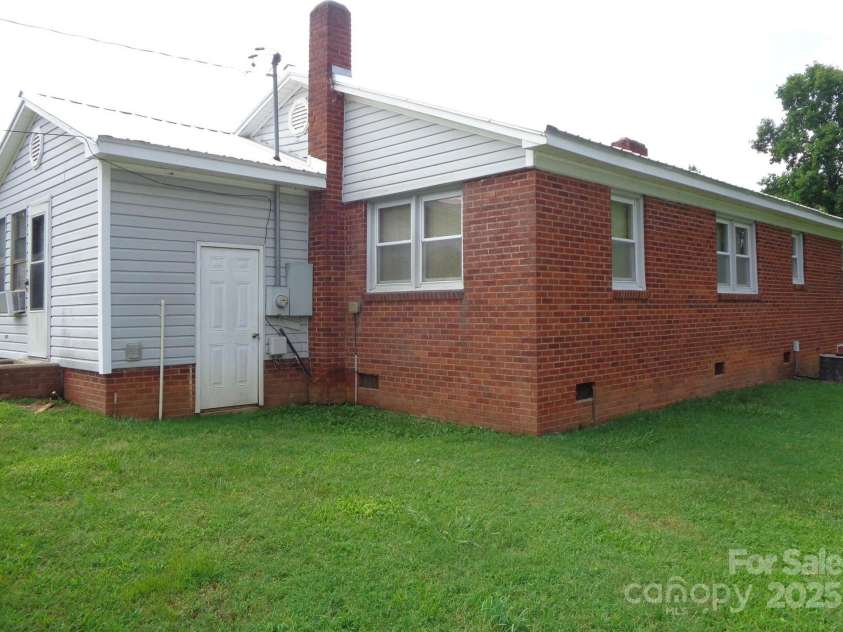 634 Race Path Church Road, Ellenboro, NC 28040.  MLS# CAR4279469, YatesRealty ID 24733. 