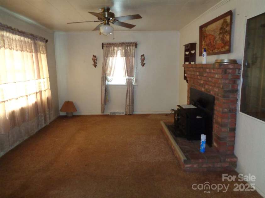 634 Race Path Church Road, Ellenboro, NC 28040.  MLS# CAR4279469, YatesRealty ID 24733. Living