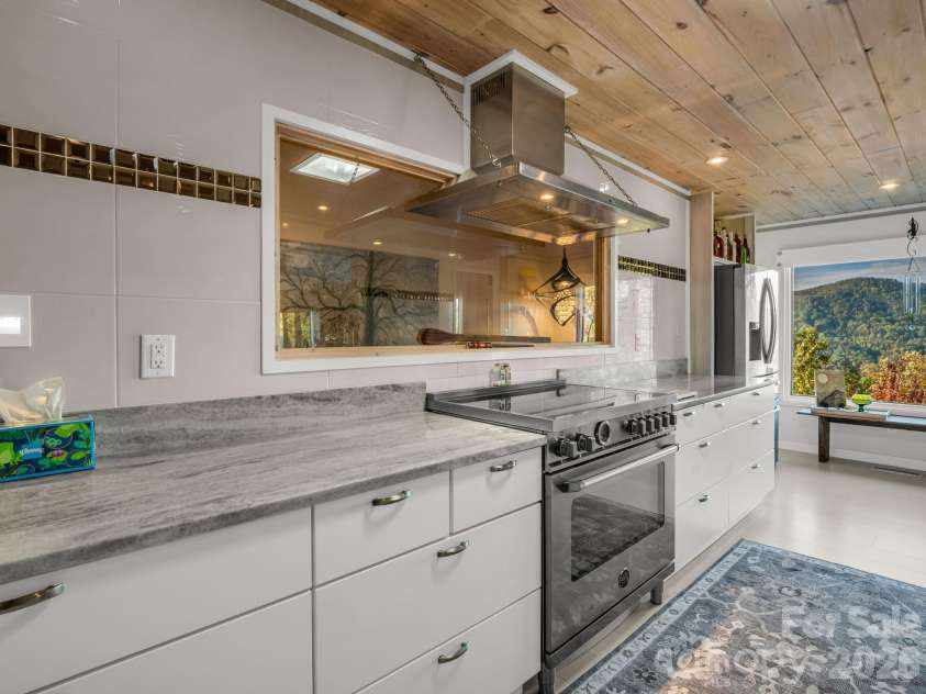 200 Piney Mountain Road, Tryon, NC 28782.  MLS# CAR4340345, YatesRealty ID 24734. A Chef's Dream Kitchen