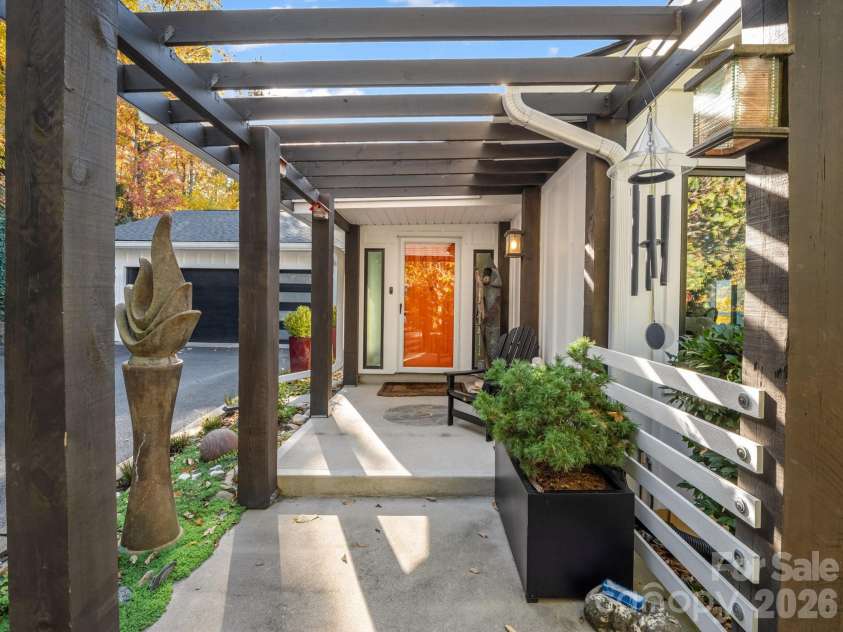 200 Piney Mountain Road, Tryon, NC 28782.  MLS# CAR4340345, YatesRealty ID 24734. Entrance