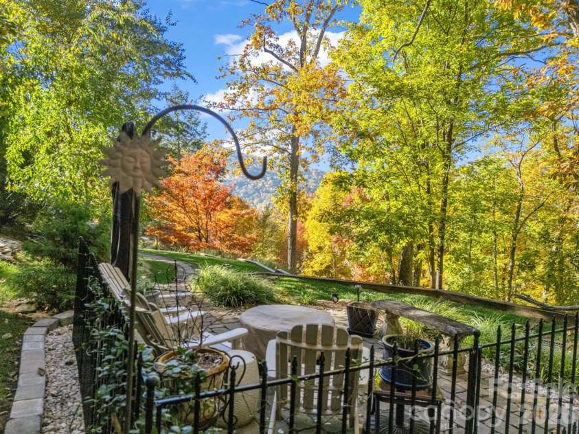 200 Piney Mountain Road, Tryon, NC 28782.  MLS# CAR4340345, YatesRealty ID 24734. Wonderful Outdoor Spaces