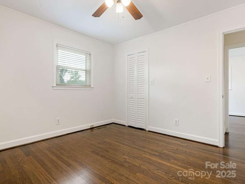 5123 Glenham Drive, Charlotte, NC 28210.  MLS# CAR4278114, YatesRealty ID 24734. 