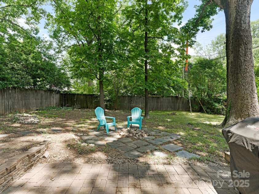 5123 Glenham Drive, Charlotte, NC 28210.  MLS# CAR4278114, YatesRealty ID 24734. 