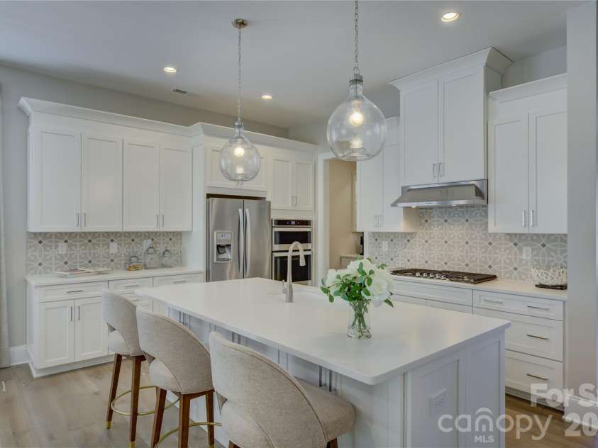 14619 Crosswater Lane, Charlotte, NC 28278.  MLS# CAR4356651, YatesRealty ID 24735. 