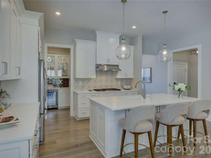 14619 Crosswater Lane, Charlotte, NC 28278.  MLS# CAR4356651, YatesRealty ID 24735. 