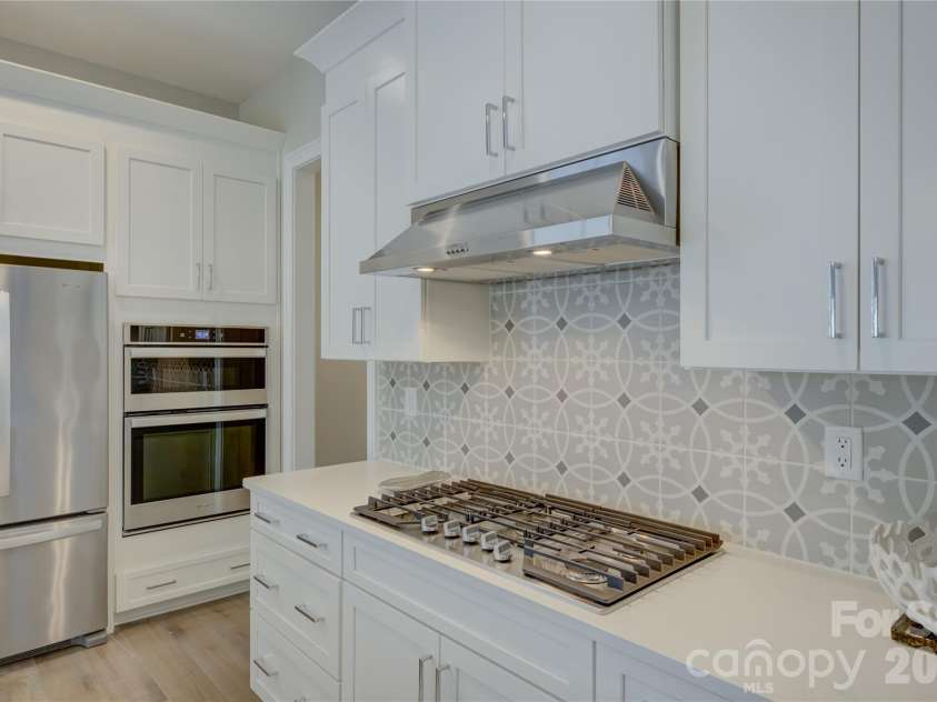 14619 Crosswater Lane, Charlotte, NC 28278.  MLS# CAR4356651, YatesRealty ID 24735. 