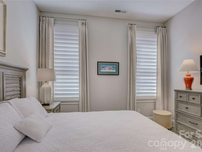 14619 Crosswater Lane, Charlotte, NC 28278.  MLS# CAR4356651, YatesRealty ID 24735. 