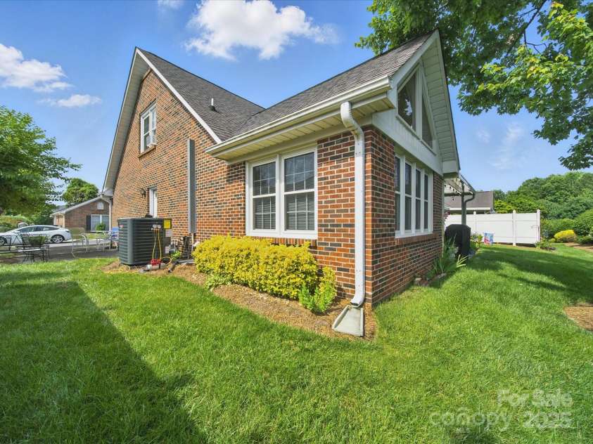 1634 - B Union Road, Gastonia, NC 28054.  MLS# CAR4268809, YatesRealty ID 24735. 