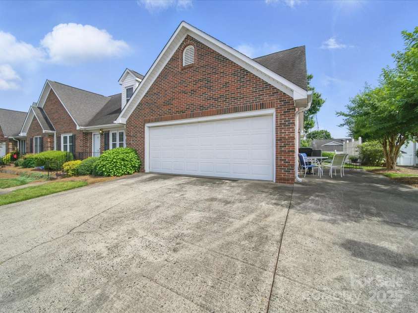 1634 - B Union Road, Gastonia, NC 28054.  MLS# CAR4268809, YatesRealty ID 24735. 