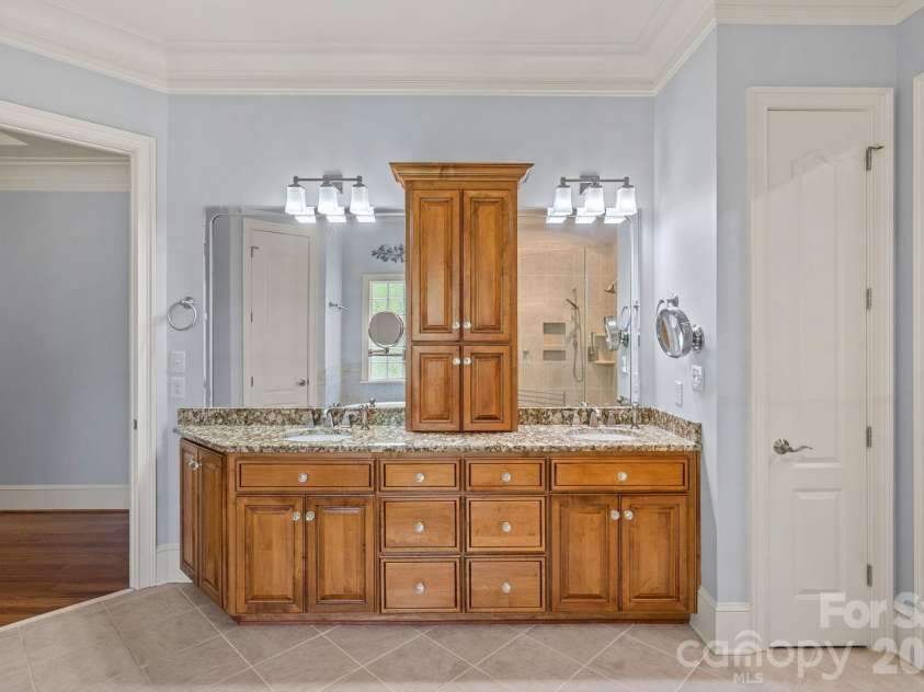 169 Cape Cod Way, Mooresville, NC 28117.  MLS# CAR4358747, YatesRealty ID 24736. Primary Bath