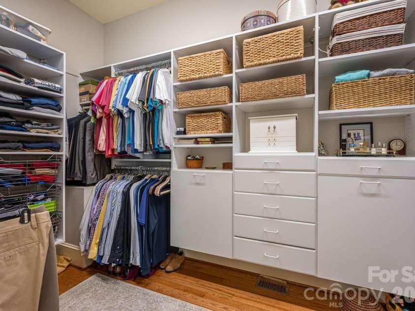 169 Cape Cod Way, Mooresville, NC 28117.  MLS# CAR4358747, YatesRealty ID 24736. Primary walk-in closet