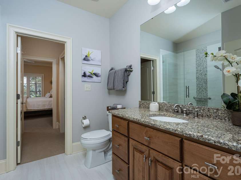 169 Cape Cod Way, Mooresville, NC 28117.  MLS# CAR4358747, YatesRealty ID 24736. Secondary bath