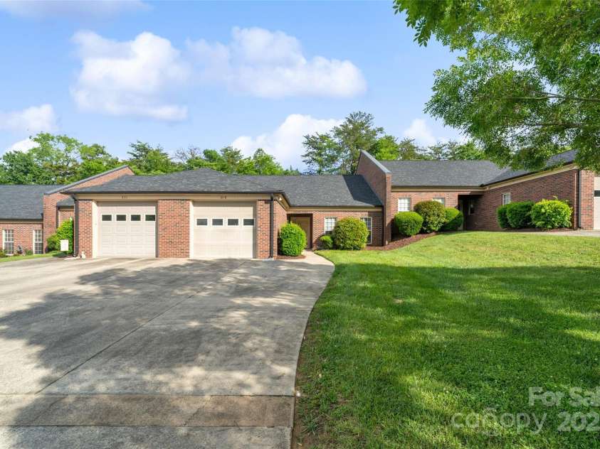 608 Camrose Circle, Concord, NC 28025.  MLS# CAR4259196, YatesRealty ID 24736. 