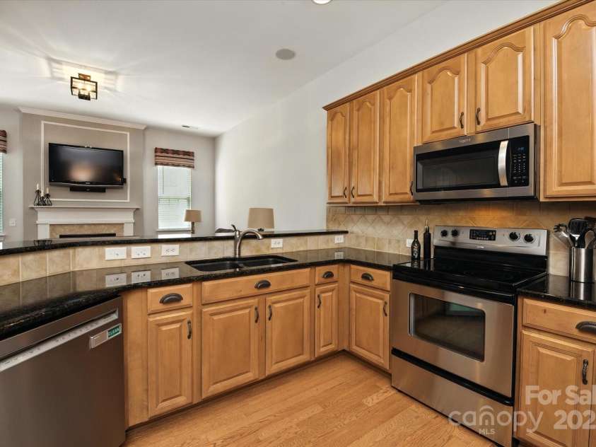 10818 Alvarado Way, Charlotte, NC 28277.  MLS# CAR4275233, YatesRealty ID 24737. 42