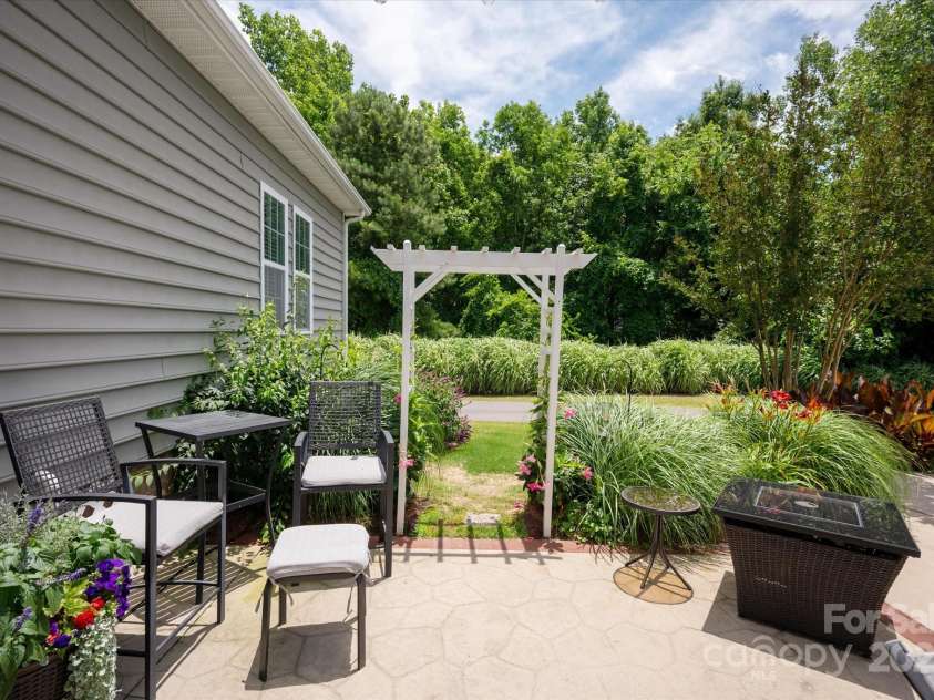 10818 Alvarado Way, Charlotte, NC 28277.  MLS# CAR4275233, YatesRealty ID 24737. 