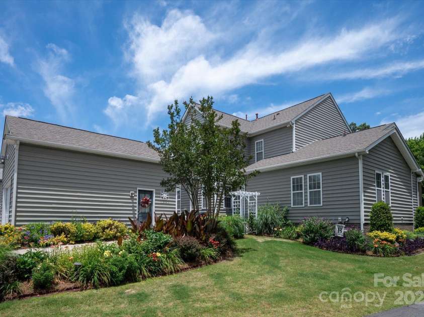 10818 Alvarado Way, Charlotte, NC 28277.  MLS# CAR4275233, YatesRealty ID 24737. 