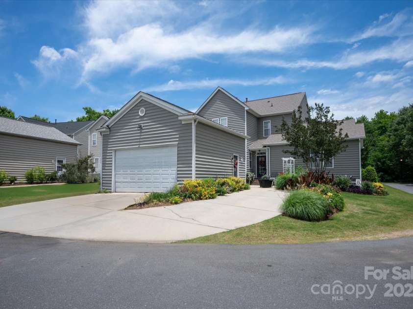 10818 Alvarado Way, Charlotte, NC 28277.  MLS# CAR4275233, YatesRealty ID 24737. 