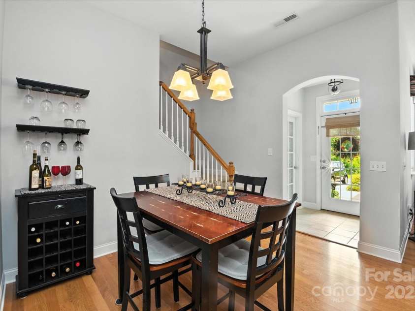 10818 Alvarado Way, Charlotte, NC 28277.  MLS# CAR4275233, YatesRealty ID 24737. Eat in kitchen