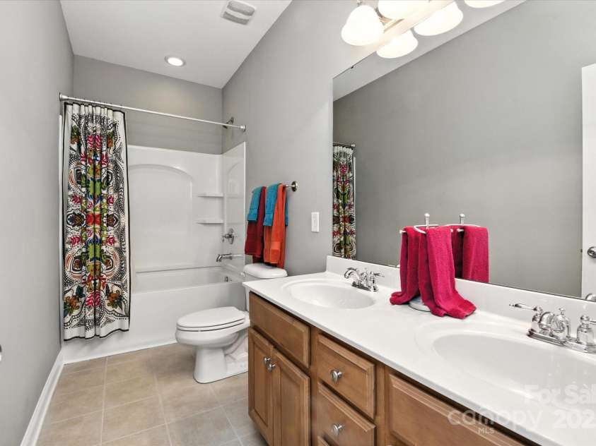 10818 Alvarado Way, Charlotte, NC 28277.  MLS# CAR4275233, YatesRealty ID 24737. Full bath