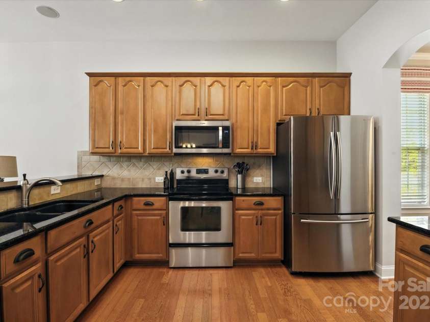 10818 Alvarado Way, Charlotte, NC 28277.  MLS# CAR4275233, YatesRealty ID 24737. Open Kitchen