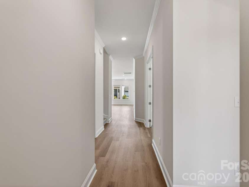 1127 Meander Lane, Waxhaw, NC 28173.  MLS# CAR4361011, YatesRealty ID 24737. Front Entrance Hallway