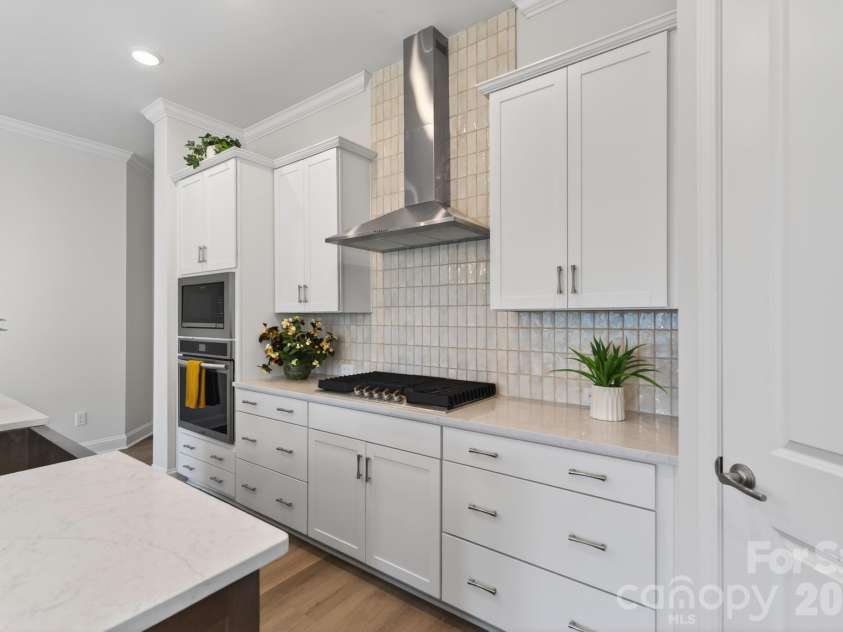 1127 Meander Lane, Waxhaw, NC 28173.  MLS# CAR4361011, YatesRealty ID 24737. Kitchen