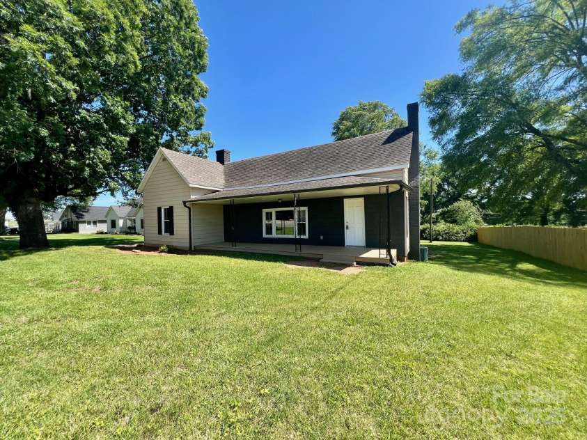 614 Main Avenue, Taylorsville, NC 28681.  MLS# CAR4267093, YatesRealty ID 24738. 