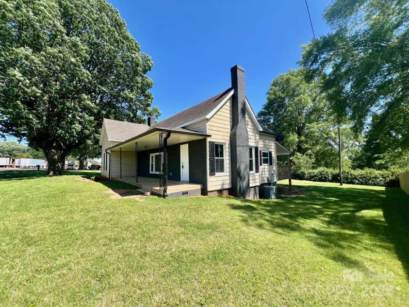 614 Main Avenue, Taylorsville, NC 28681.  MLS# CAR4267093, YatesRealty ID 24738. 