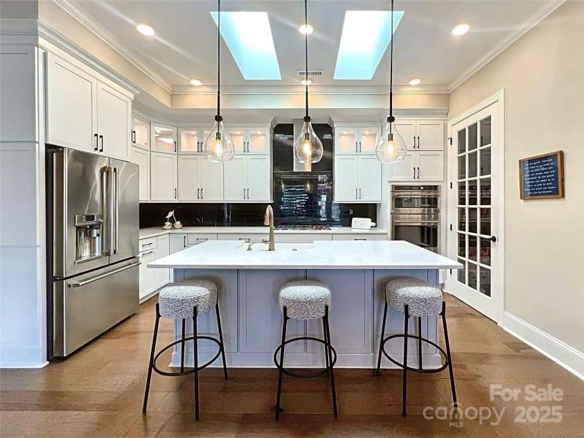 15126 Sustar Farm Drive, Matthews, NC 28105.  MLS# CAR4201197, YatesRealty ID 2474. 
