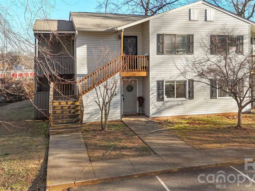 1646 Hunters Trail, Rock Hill, SC 29732.  MLS# CAR4335830, YatesRealty ID 2474. 