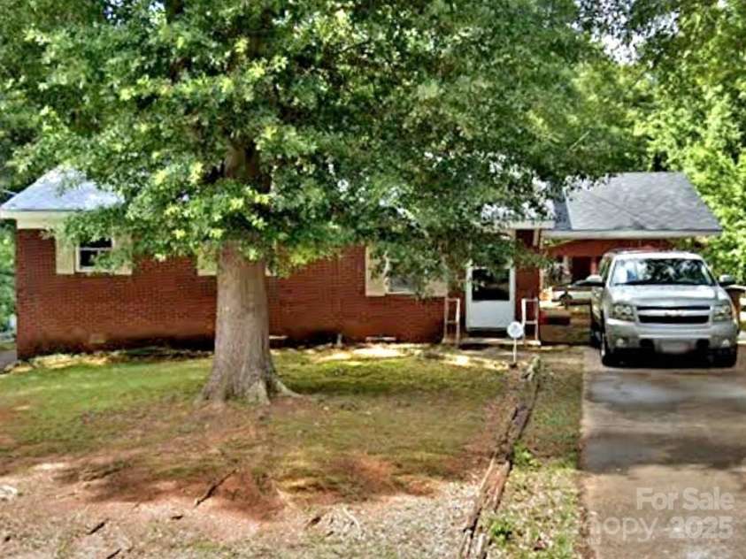 739 Vale Street, Shelby, NC 28150.  MLS# CAR4316234, YatesRealty ID 2474. 