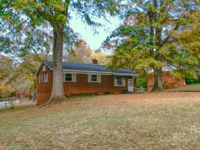 739 Vale Street, Shelby, NC 28150.  MLS# CAR4316234, YatesRealty ID 2474. 
