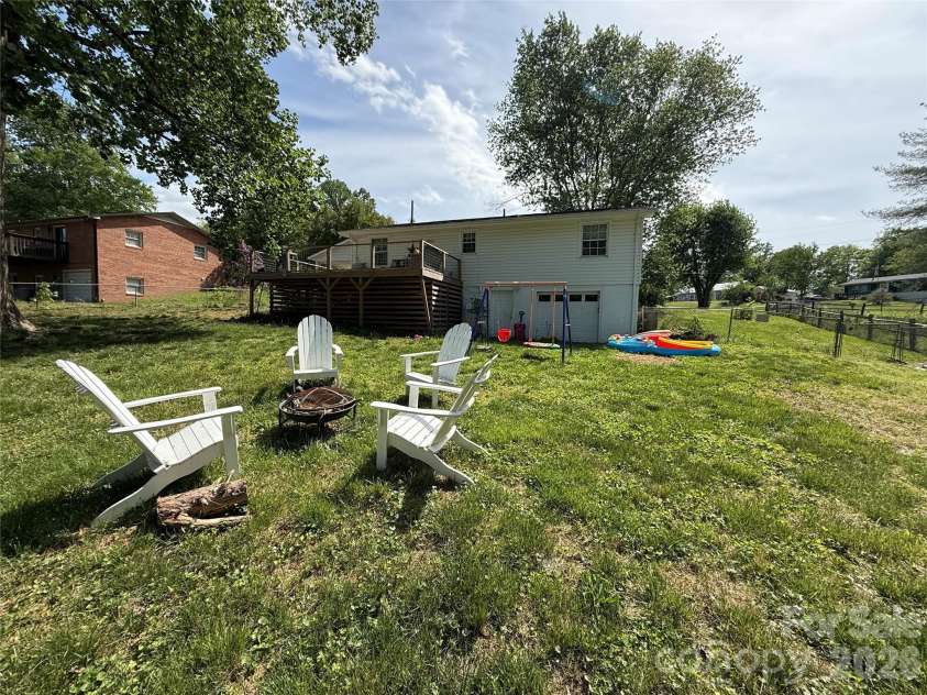 3678 Vantage Heights Circle, Lenoir, NC 28645.  MLS# CAR4372866, YatesRealty ID 24741. 